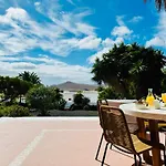 Canaryislandshost L Palmeras