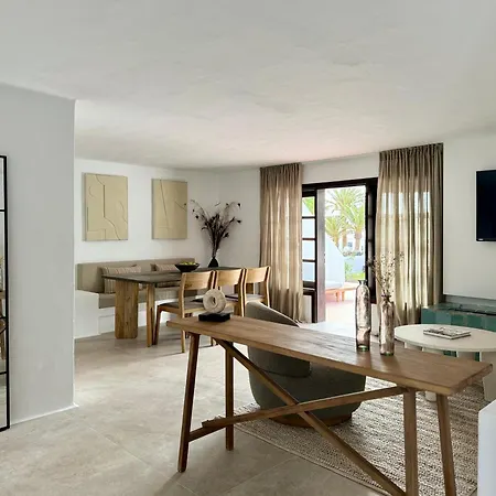 Canaryislandshost L Palmeras *