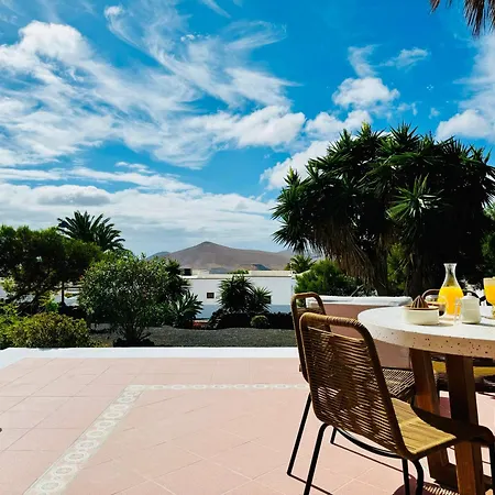 Canaryislandshost L Palmeras