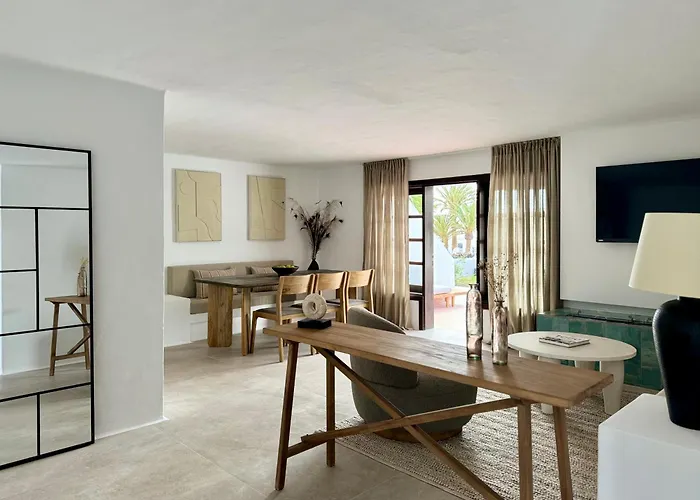 Canaryislandshost L Palmeras *